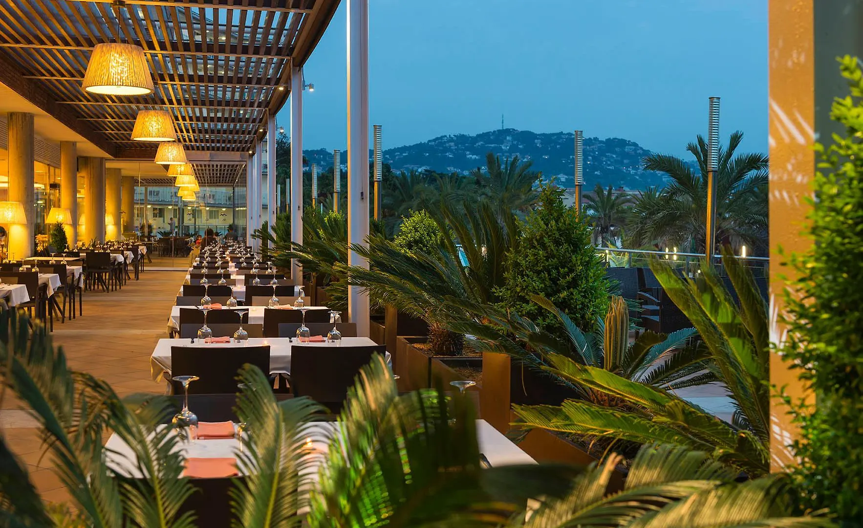 Aparthotel Costa Encantada Lloret de Mar 4*,