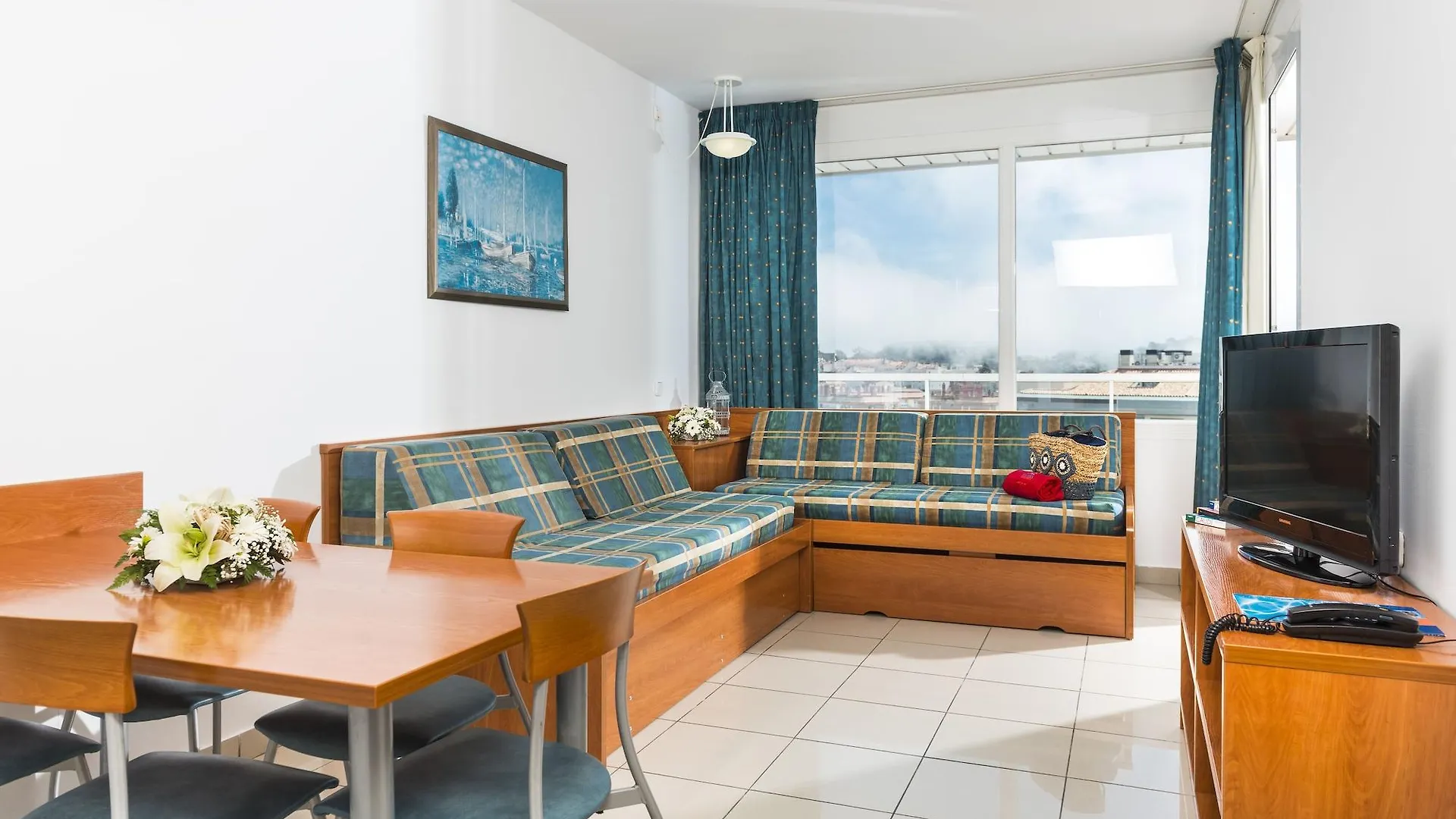 Aparthotel Costa Encantada Lloret de Mar