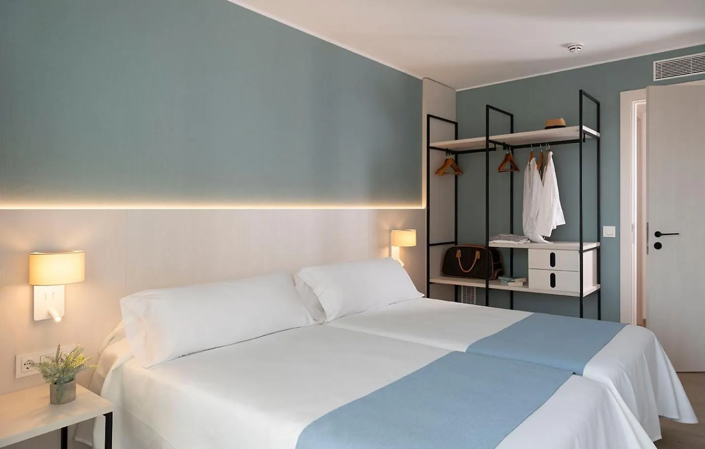 Aparthotel Costa Encantada Lloret de Mar