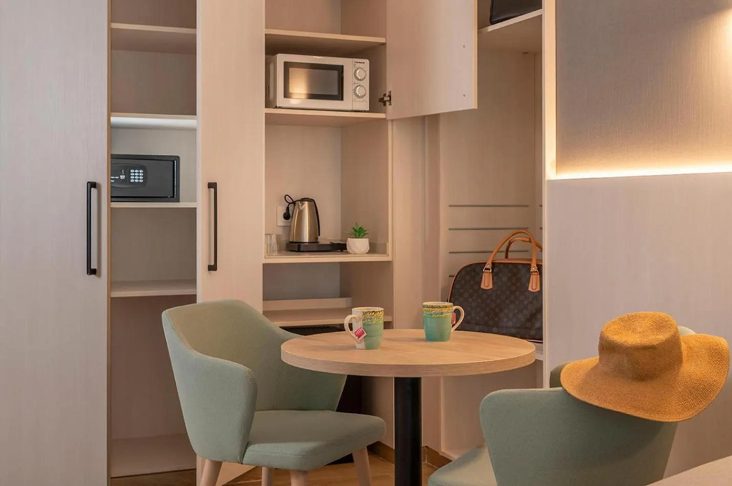 Hotel Aparthotel Costa Encantada Lloret de Mar