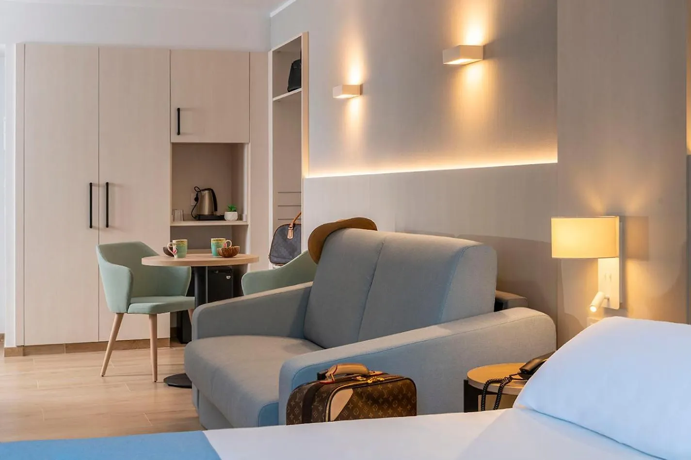 Aparthotel Costa Encantada Lloret de Mar Hotel